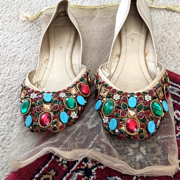 Bejeweled flats (khussay) - Picture 1 of 2